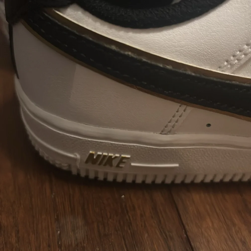 Nike Air Force 1 Kids 2Y White and Black Sneakers